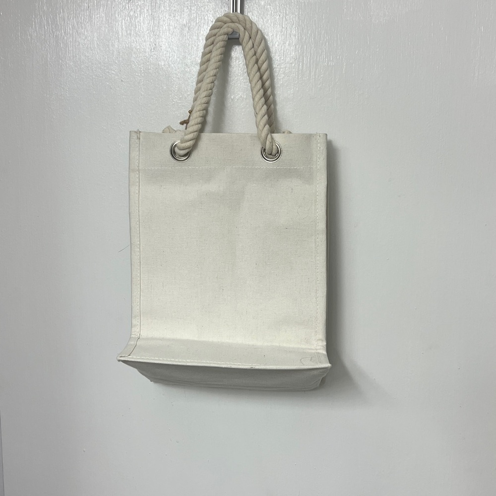 Cream colored canvas reusable bag, “Gather and give Thanks” written on side NWT - Picture 2 of 13